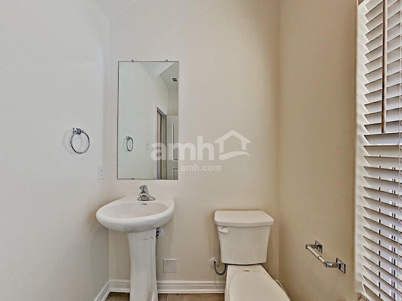 Building Photo - 7926 Cactus Plum Dr