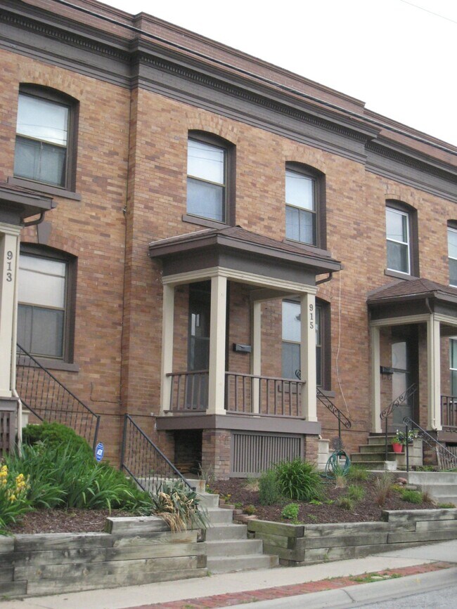Exterior with front porch - 915 S 33rd St