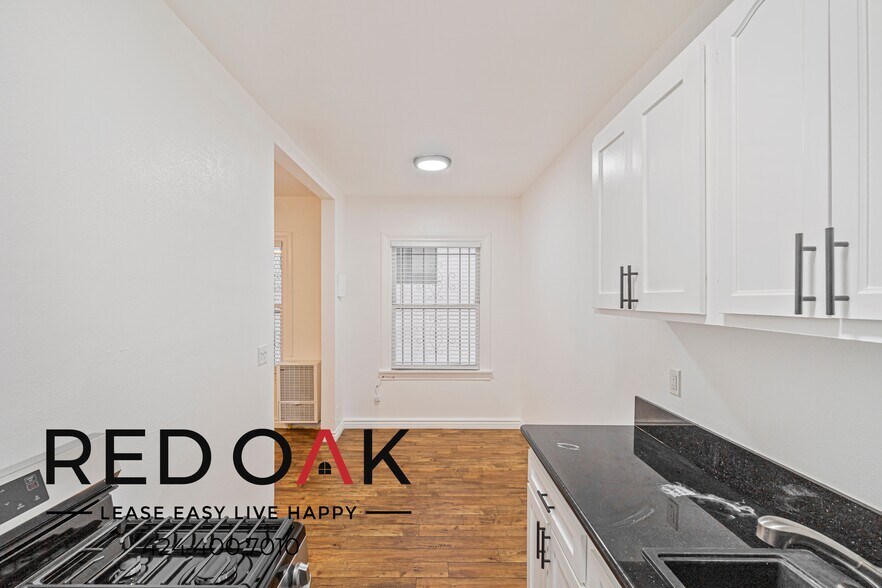 Building Photo - 1412 N Kingsley Dr