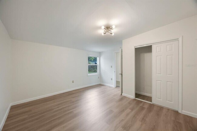 Building Photo - 5481 47th Ave N