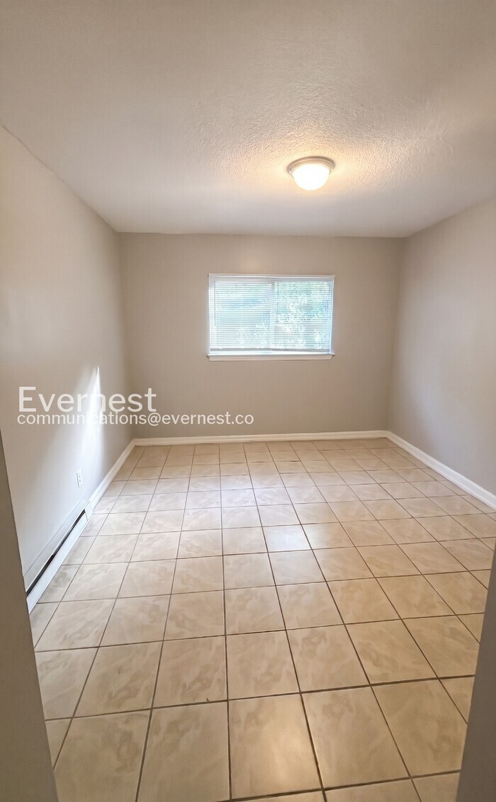 Building Photo - 1841 Dana Ln