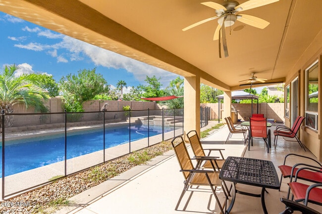 Building Photo - 423 E Mead Dr