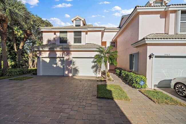 Building Photo - 3902 Fairway Dr S