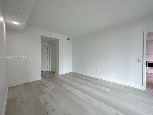 Building Photo - 501 NE 31st St