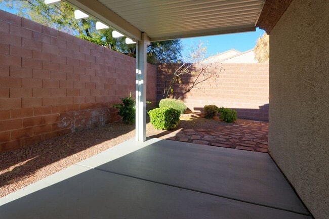 Building Photo - 11512 W Sleepy Heaven Pl