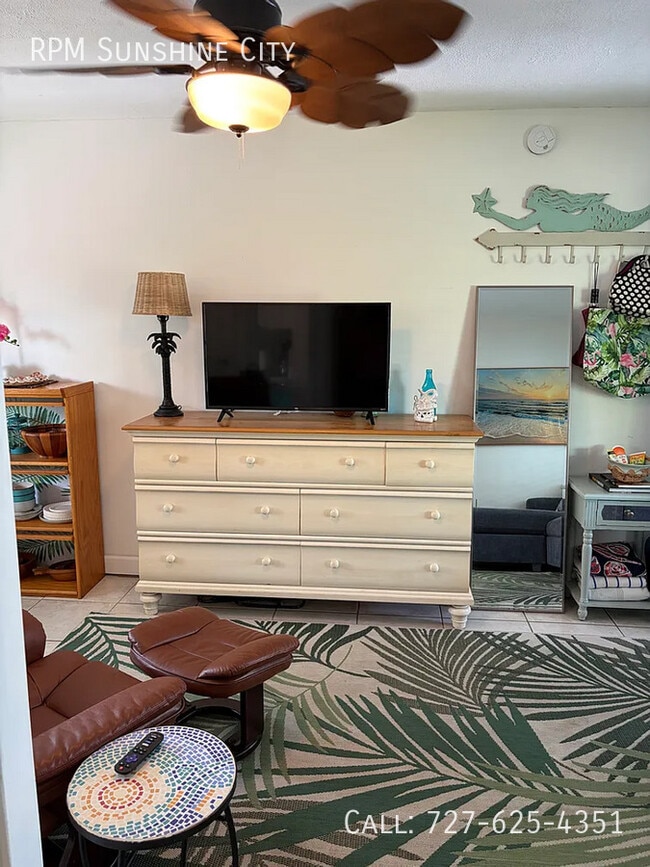 Building Photo - 521 71st Ave