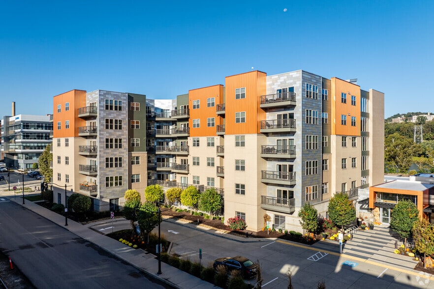 Primary Photo - The Yards at 3 Crossings