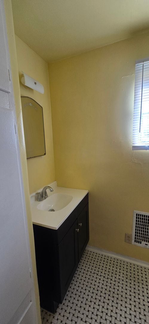 Building Photo - 1 bedroom casita