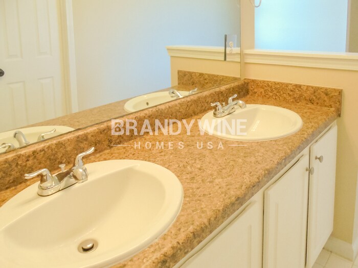 Building Photo - 104 Dana Dr