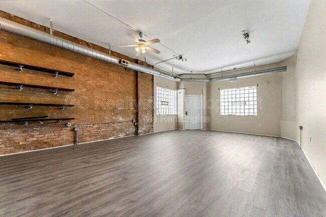 Building Photo - 3328 W Chicago Ave