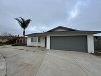 Building Photo - Newly Renovated 3 Bedroom 2 Bathroom Home ...