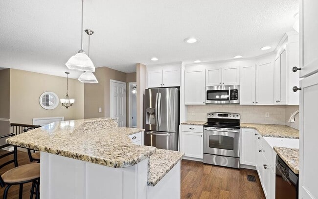 Building Photo - 3 Bed + Complete basement in Maryville