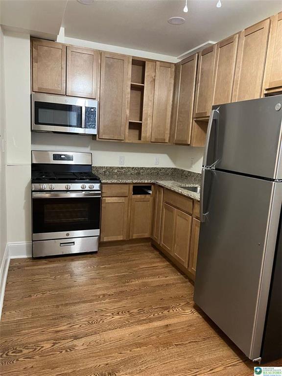 Building Photo - 531 Linden St