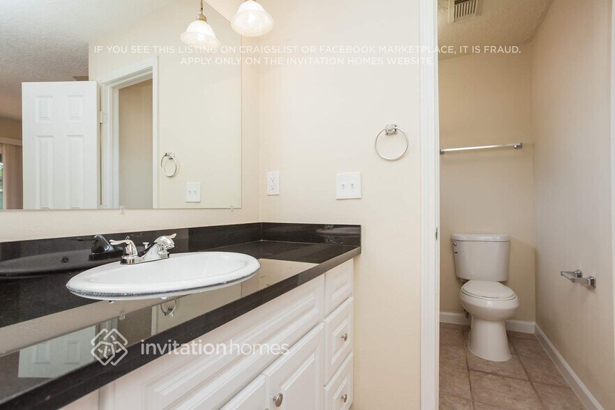 Building Photo - 16502 Oxnard Ln