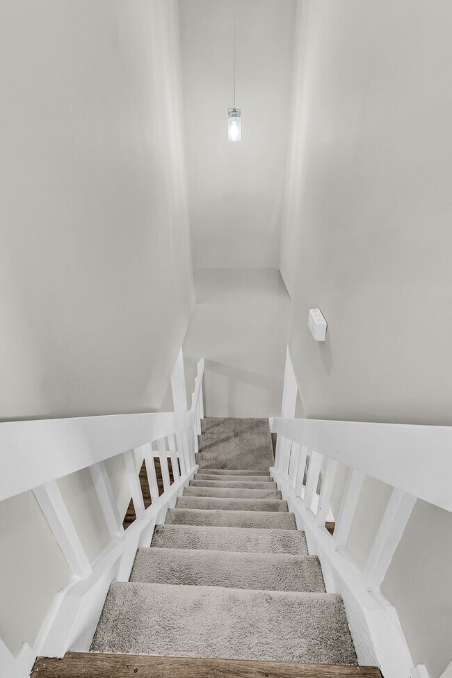 Building Photo - 3 Bedroom 1.5 Bath Town Home in North Charleston