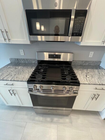 Building Photo - 356 Somerville Ave