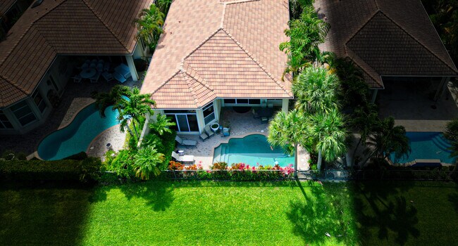 Building Photo - 119 Esperanza Way