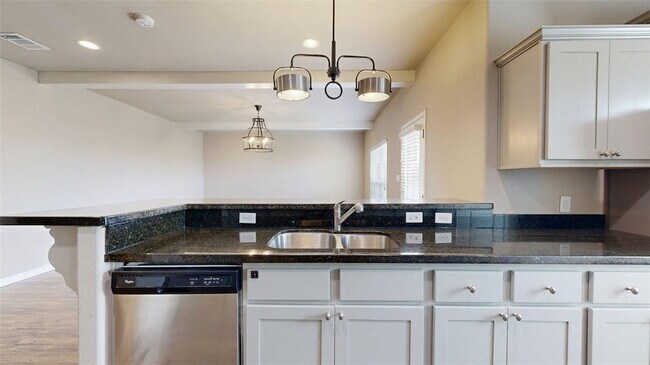 Building Photo - 3519 Summerway Dr