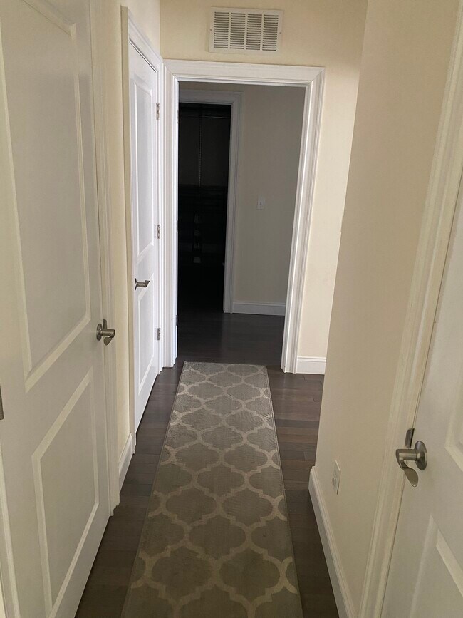 Building Photo - 90 CLINTON Ave