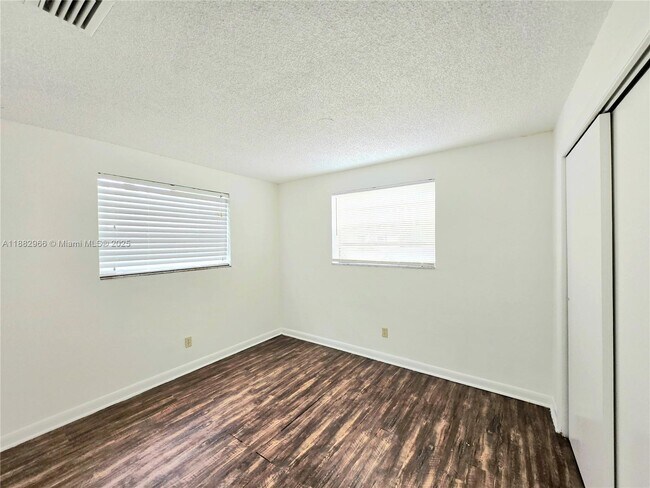 Building Photo - 3770 SW 59th Ave