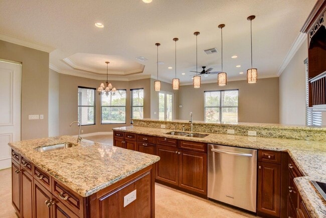 Building Photo - 6669 Cobia Cir