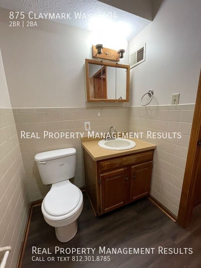 Building Photo - 875 Claymark Way