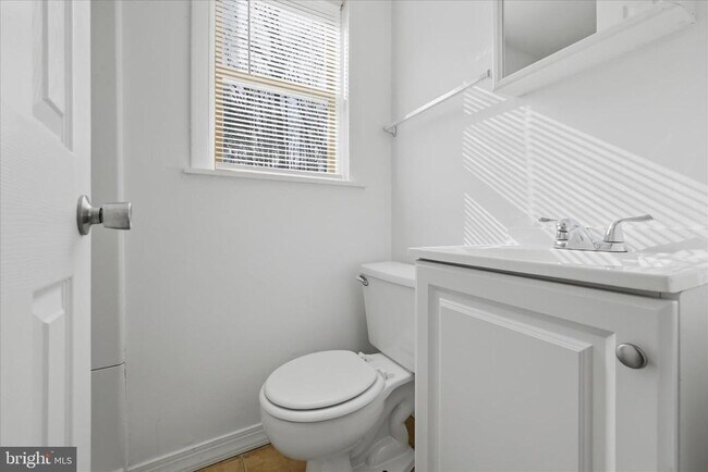 Building Photo - 1425 D St