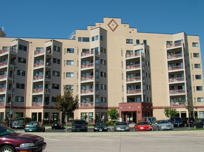 Building Photo - 100 North Main Premium Residential Suites