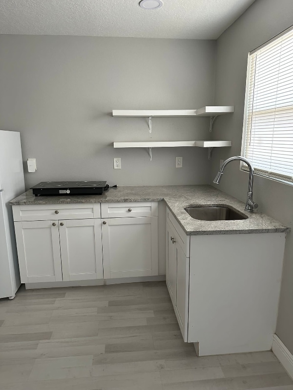 Building Photo - 3204 Delray Dr