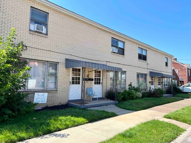 Primary Photo - 705 Broadway Blvd