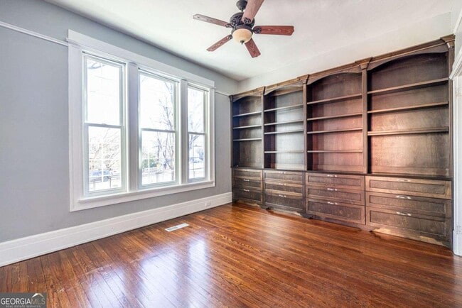 Building Photo - 692 Myrtle St NE