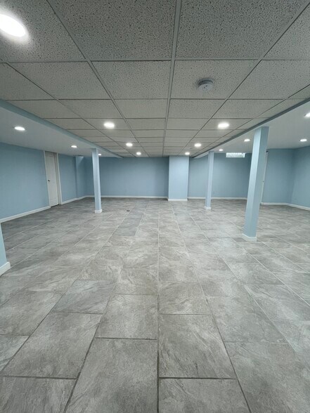 Building Photo - 14041 Brougham Dr
