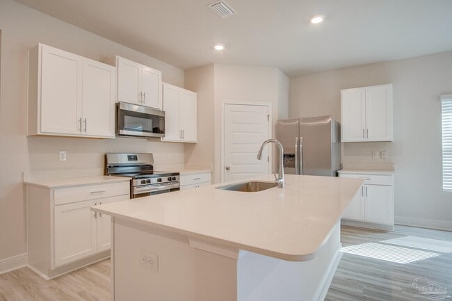 Building Photo - 8422 Riverstone Dr