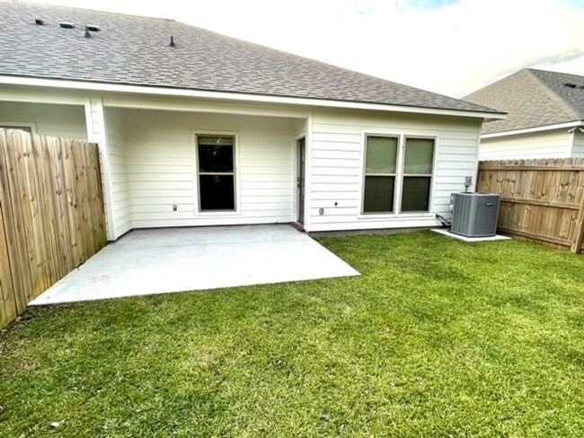 Building Photo - 801 S Audubon Pl Ave