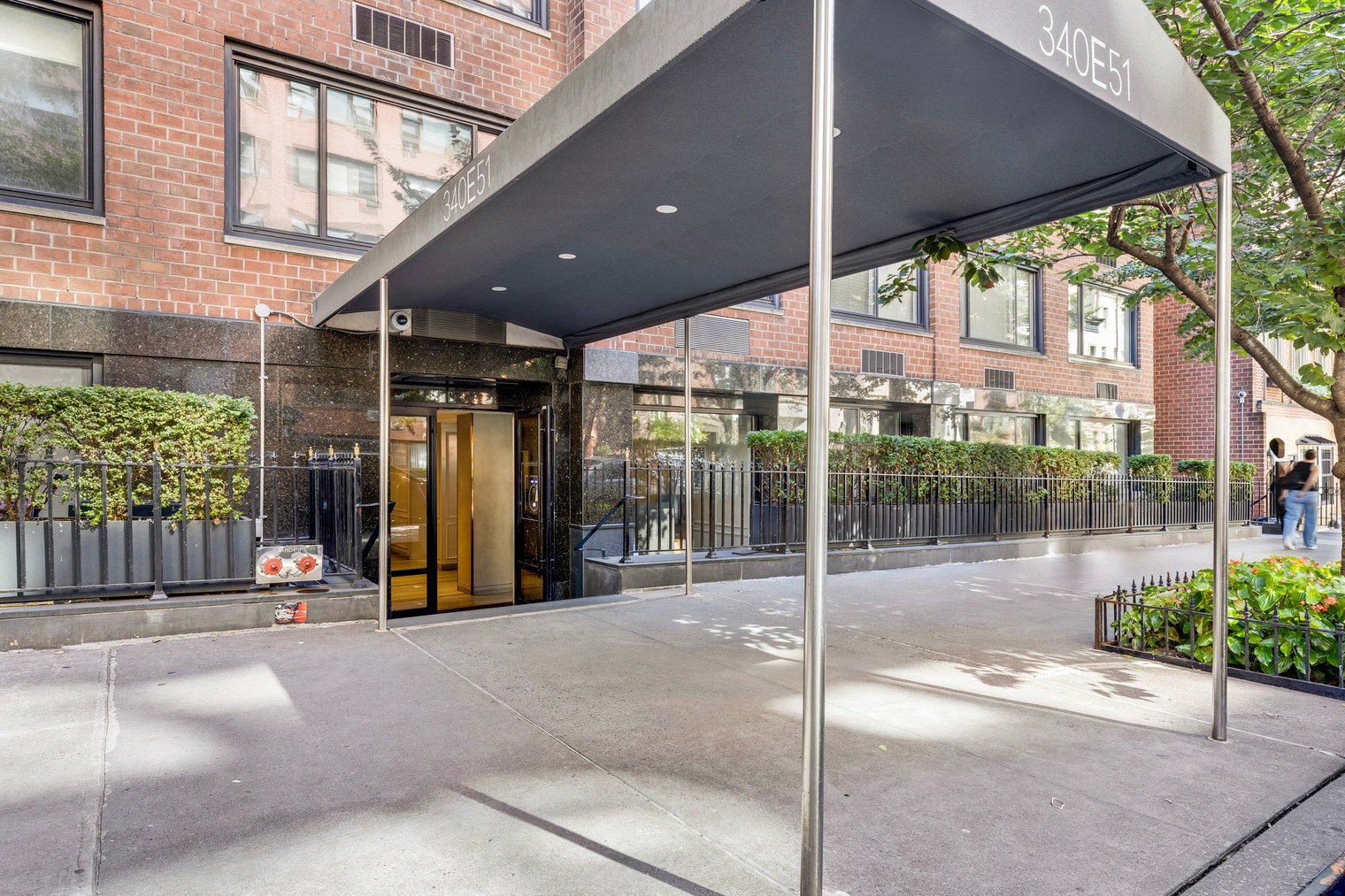 Building Photo - 340 E 51st St