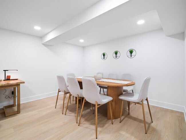 Building Photo - 4155 Ascot Ln