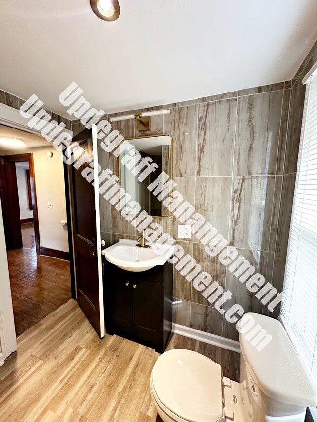 Building Photo - 174 Milton St