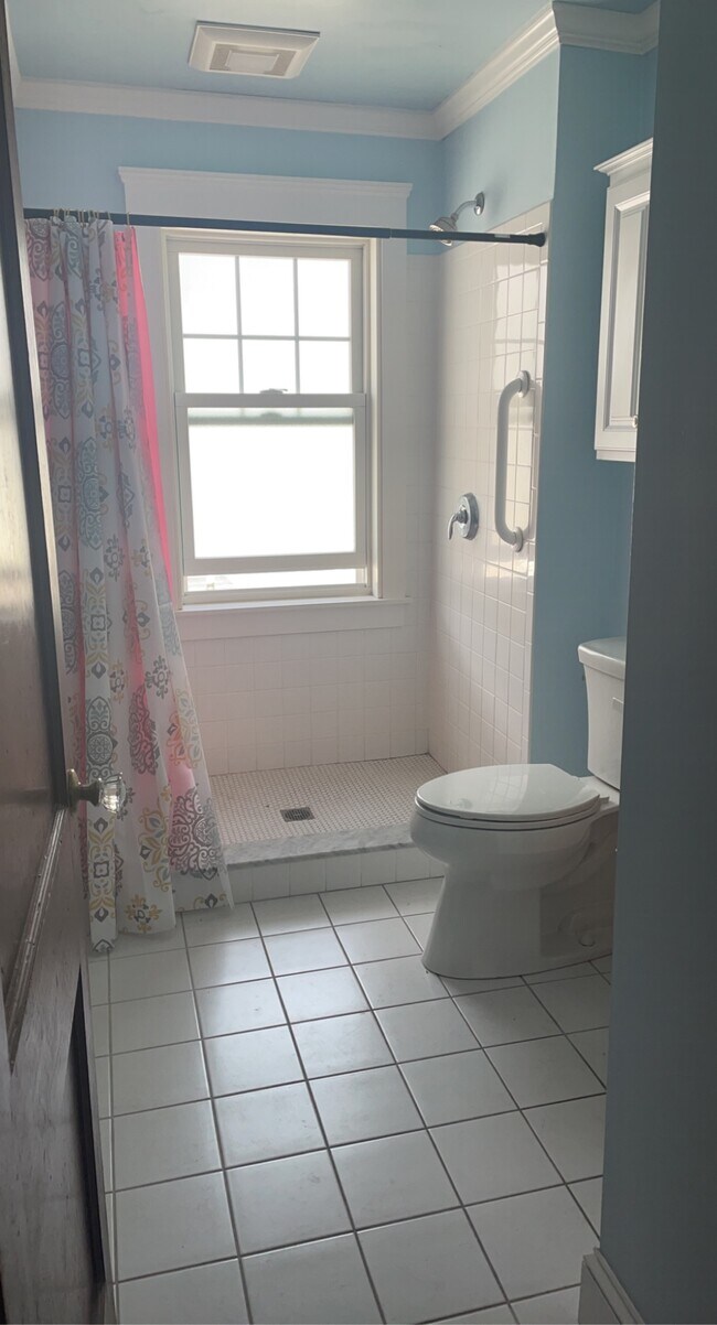 Building Photo - 202 High St