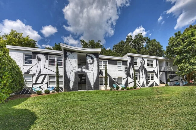 Building Photo - 510 Queens Rd