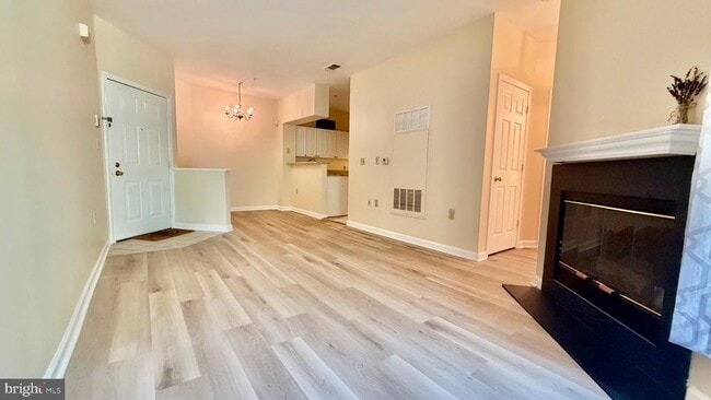 Building Photo - 2203 Westcourt Ln