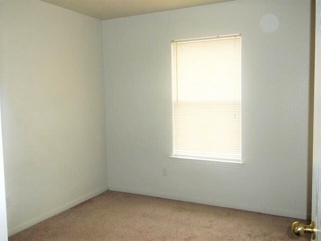 Building Photo - 610 Bermuda