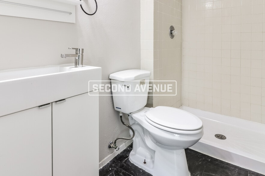 Building Photo - 12320 Cloverstone Dr