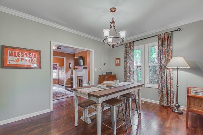 Building Photo - Cute home in Easy Nash w/fenced in yard