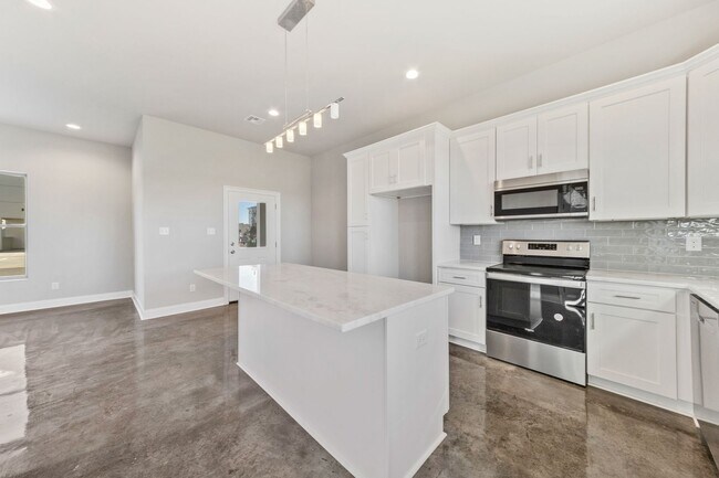 Building Photo - 109 Firethorn Dr
