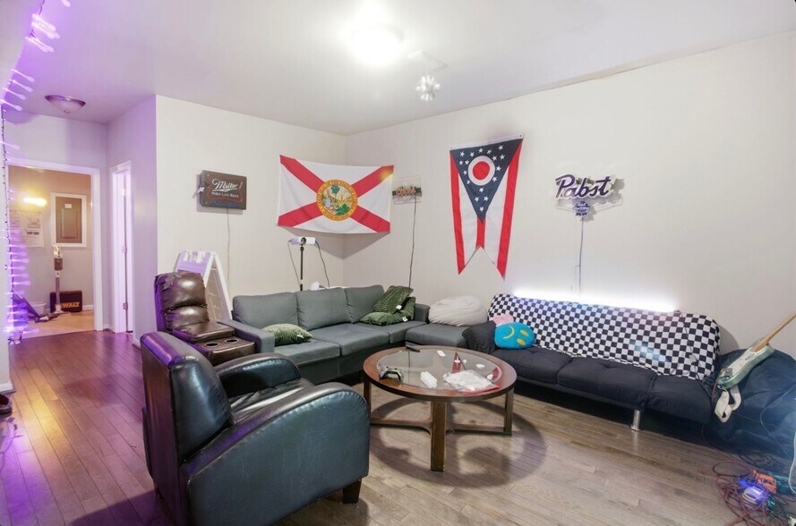 Building Photo - 228 W McMillan St