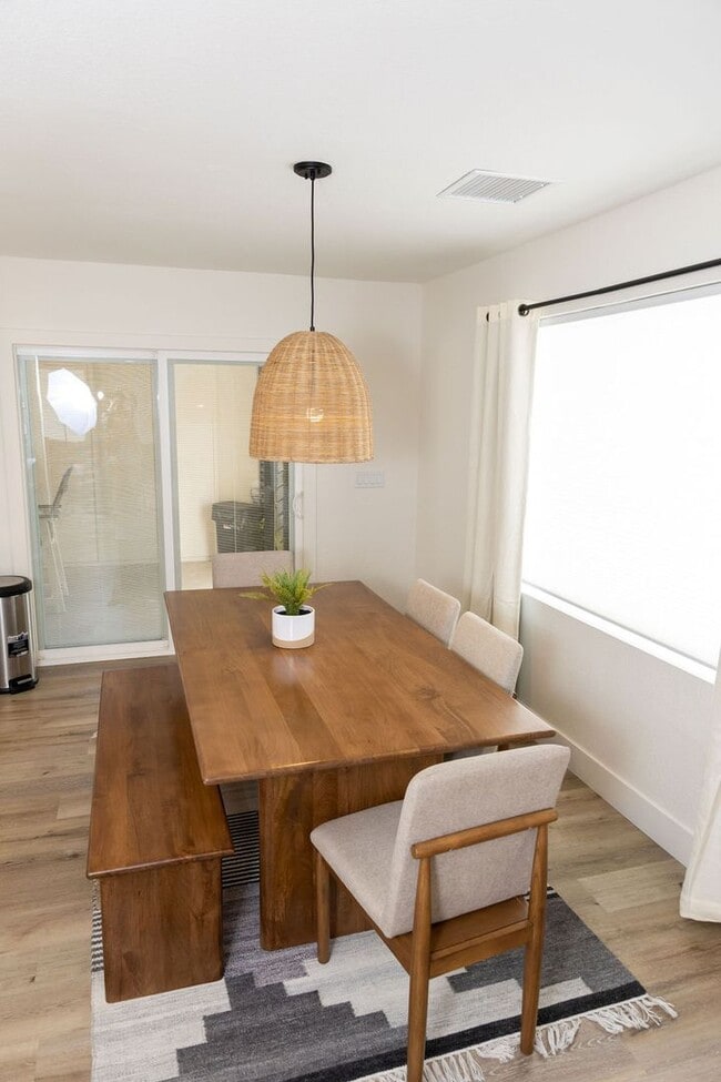 Building Photo - Beautiful Lake Havasau Home