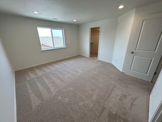 Building Photo - Brand New Townhome!