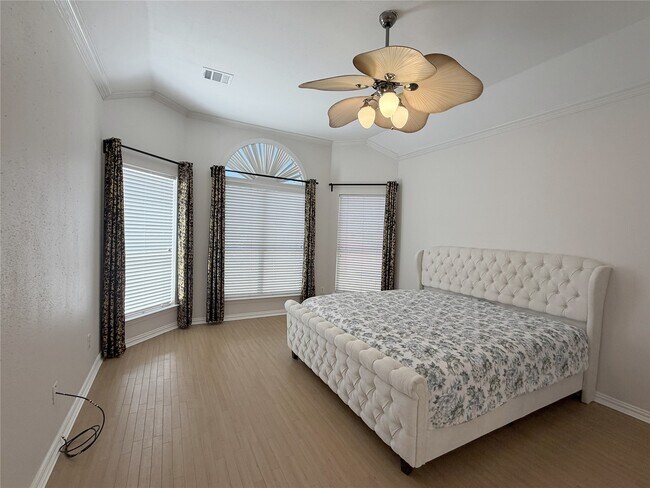 Building Photo - 3822 Shady Harbor Dr