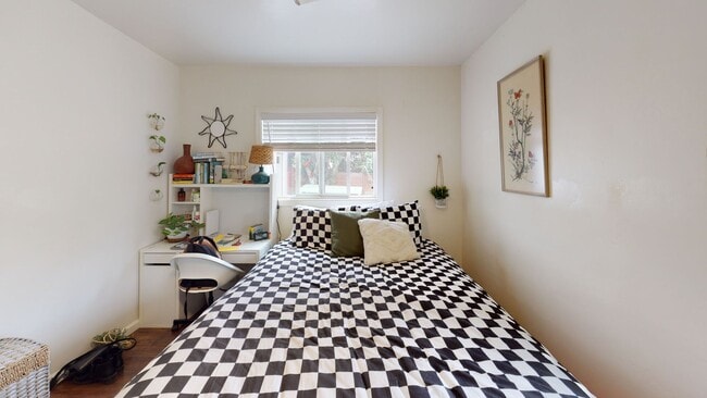 Building Photo - Steps to SDSU!