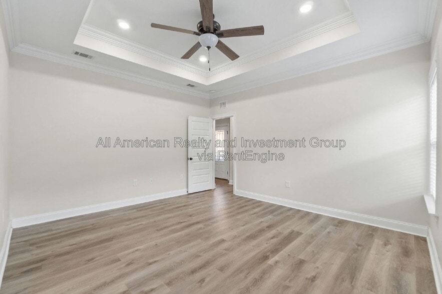 Building Photo - 331 Adams Dr